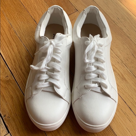JustFab white sneakers - Picture 3 of 4